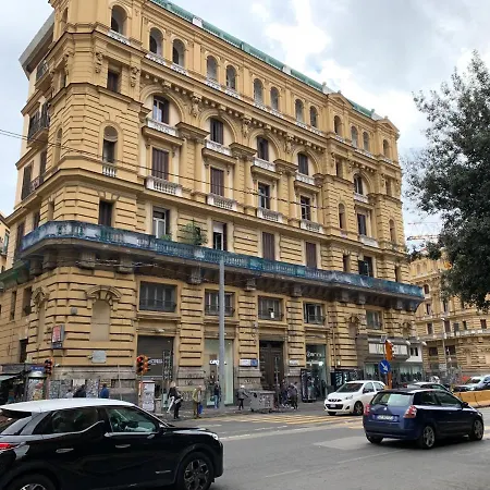 公寓 Napolidays Mansarda Nicola 那不勒斯