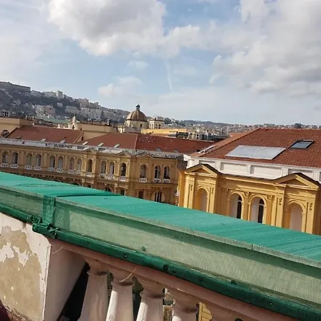 公寓 Napolidays Mansarda Nicola *