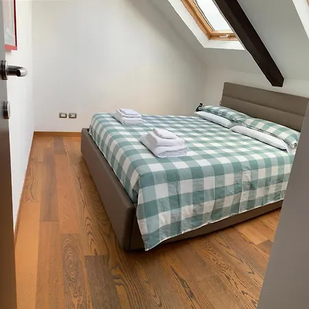 公寓 Napolidays Mansarda Nicola *